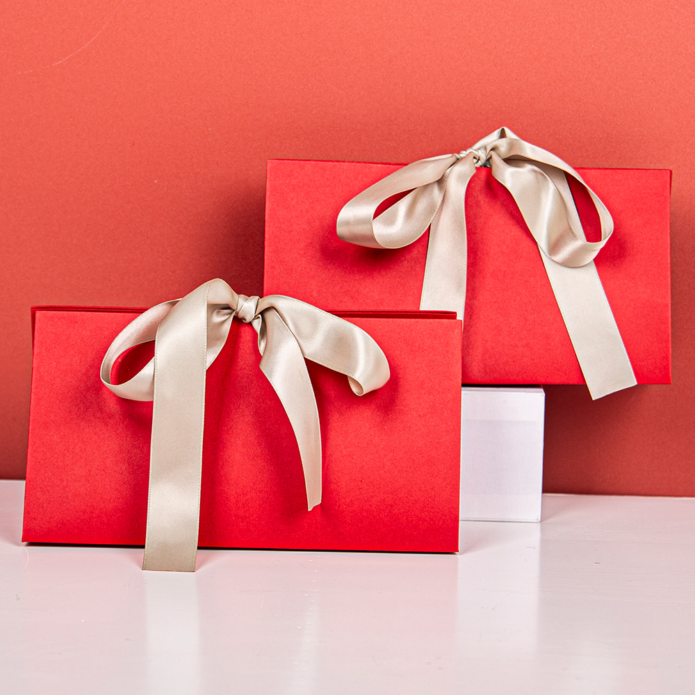 Wholesale Packaging Candy Paper Box Floding Triangle Wedding Candy Gift Favour Box Paper Bags