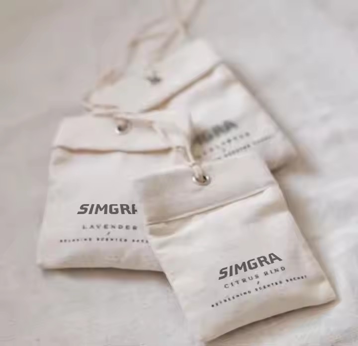 Custom Cotton Cloth Flap Gift Packaging Bags Elegant Dust Envelope for Rings and Earrings
