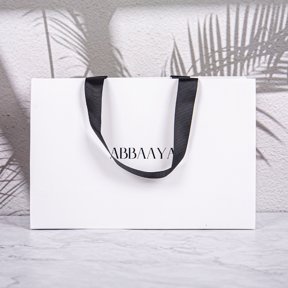Custom Fashion Your Own Gold Foil Logo Print Eco-Friendly Gift Jewelry Luxury White Kraft Gift Paper Bag Handbag Shopping Bag