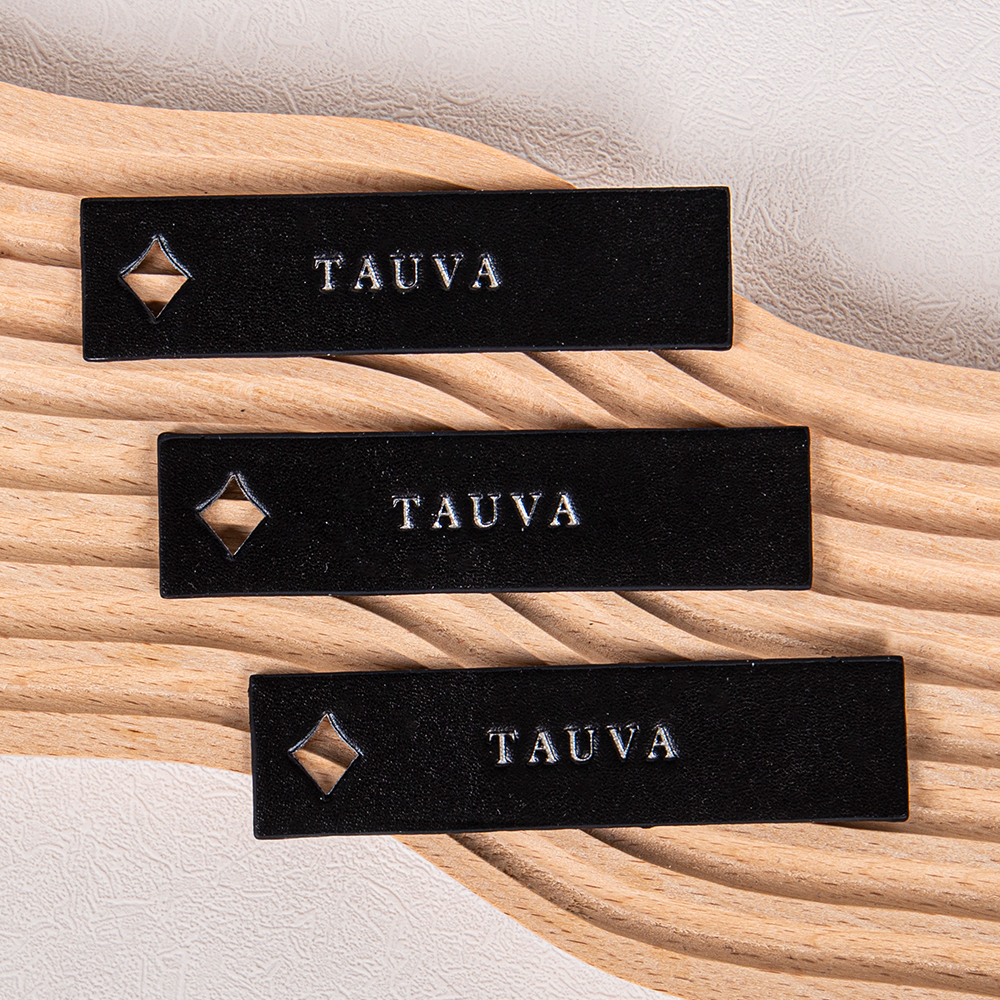 Exquisite leather labels, opening a new experience of customisation!