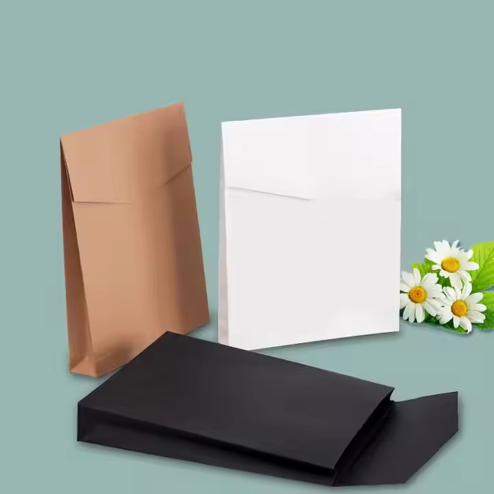 Custom Logo Envelope Bag Gift Foldable Paper Stand up Clothing & Underwear T Shirt Packaging Eco-friendly Kraft Paper Bags