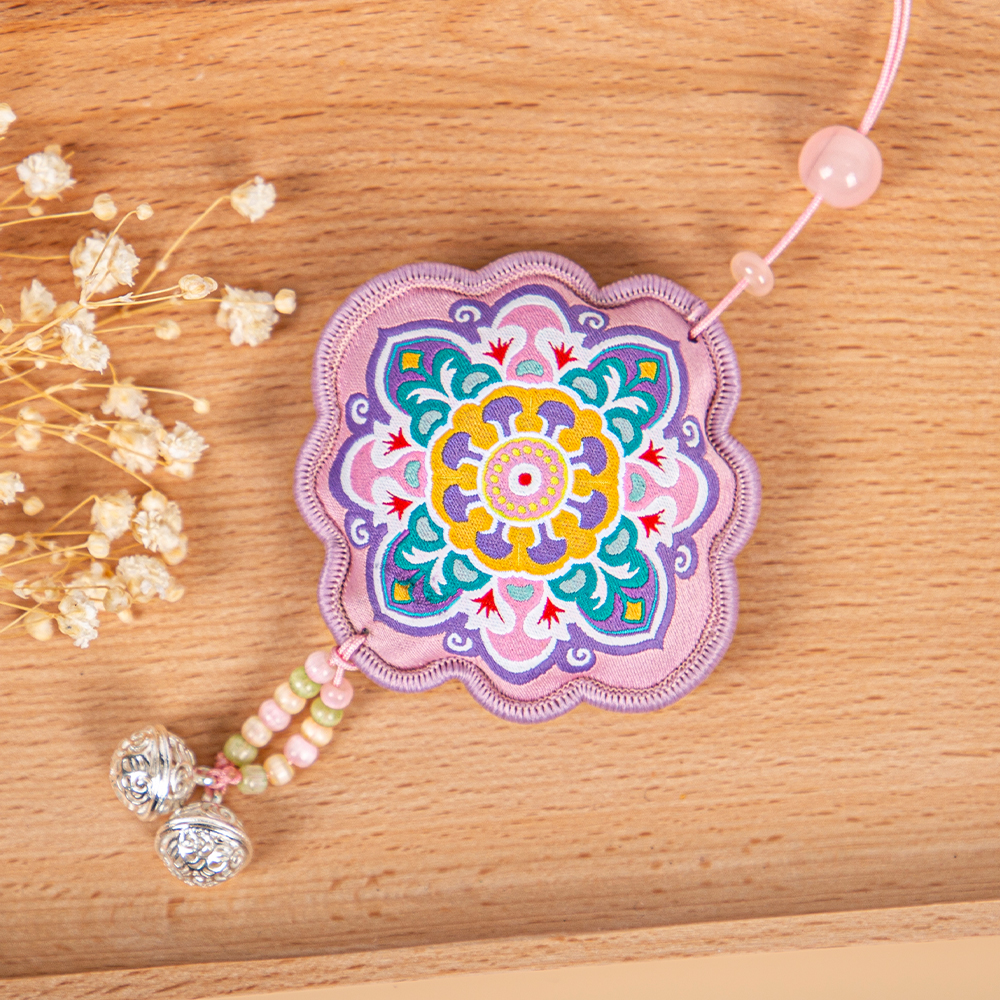 The new national tide incense bag with ancient style lotus bag aromatherapy bag girls luggage wear decorations gifts