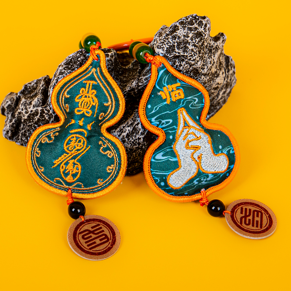 Factory direct gourd incense packet Dragon Boat Festival incense capsule wormwood mosquito repellent aromatherapy car pendant gift customized lasting fragrance