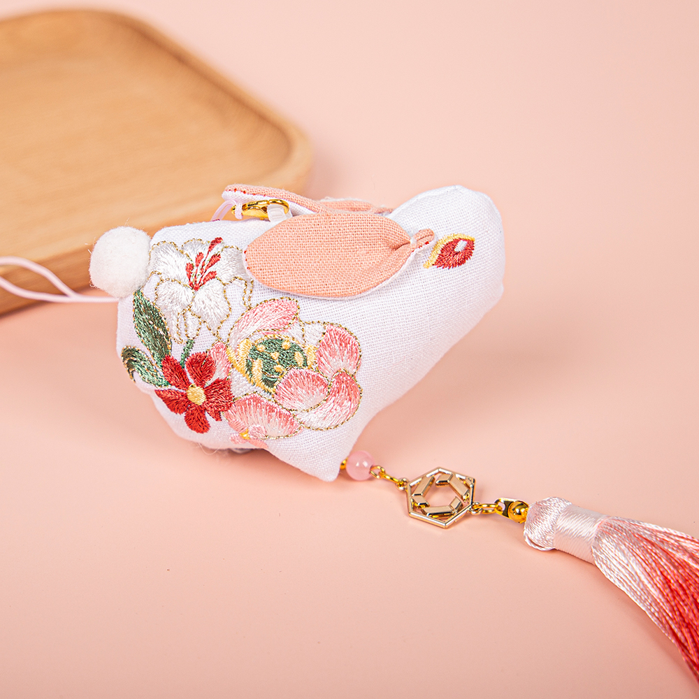 Mid-autumn three-dimensional incense bag incense capsule customized ancient style tassel spike holiday gifts car carry-on hanbok pendant wholesale