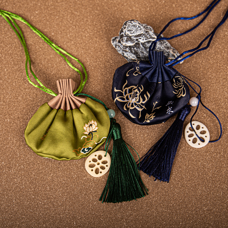 Incense sachet pendant incense bag Hangzhou manufacturers of national style Chinese costume accessories deodorization car incense bag scented capsule