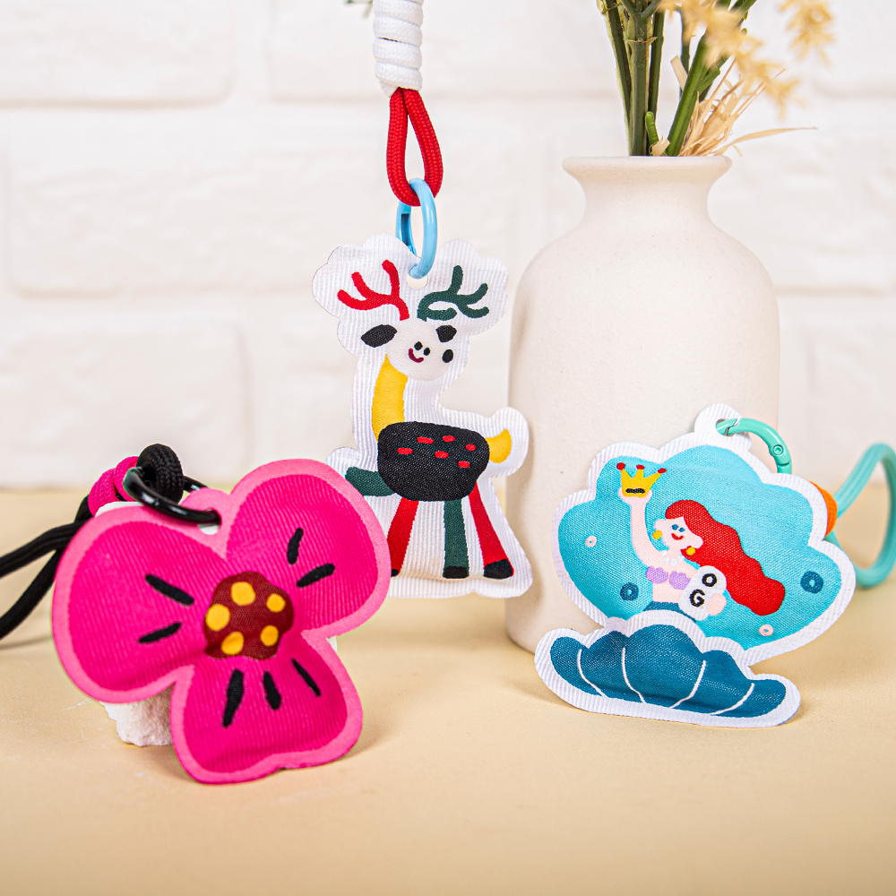 Cartoon shaped incense hanging balm customized fine pattern custom logo shoe closet closet aromatherapy new style embroidery incense bag