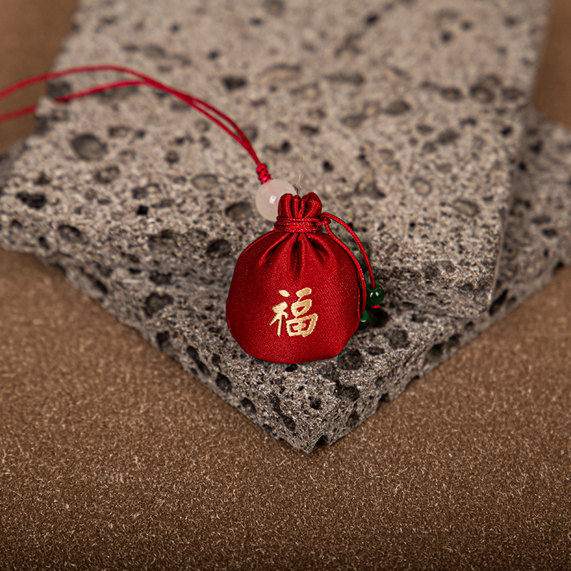 Pray for blessings incense packet mini pendant Hangzhou manufacturers of national style Chinese costume accessories deodorization car incense packet scented sachet