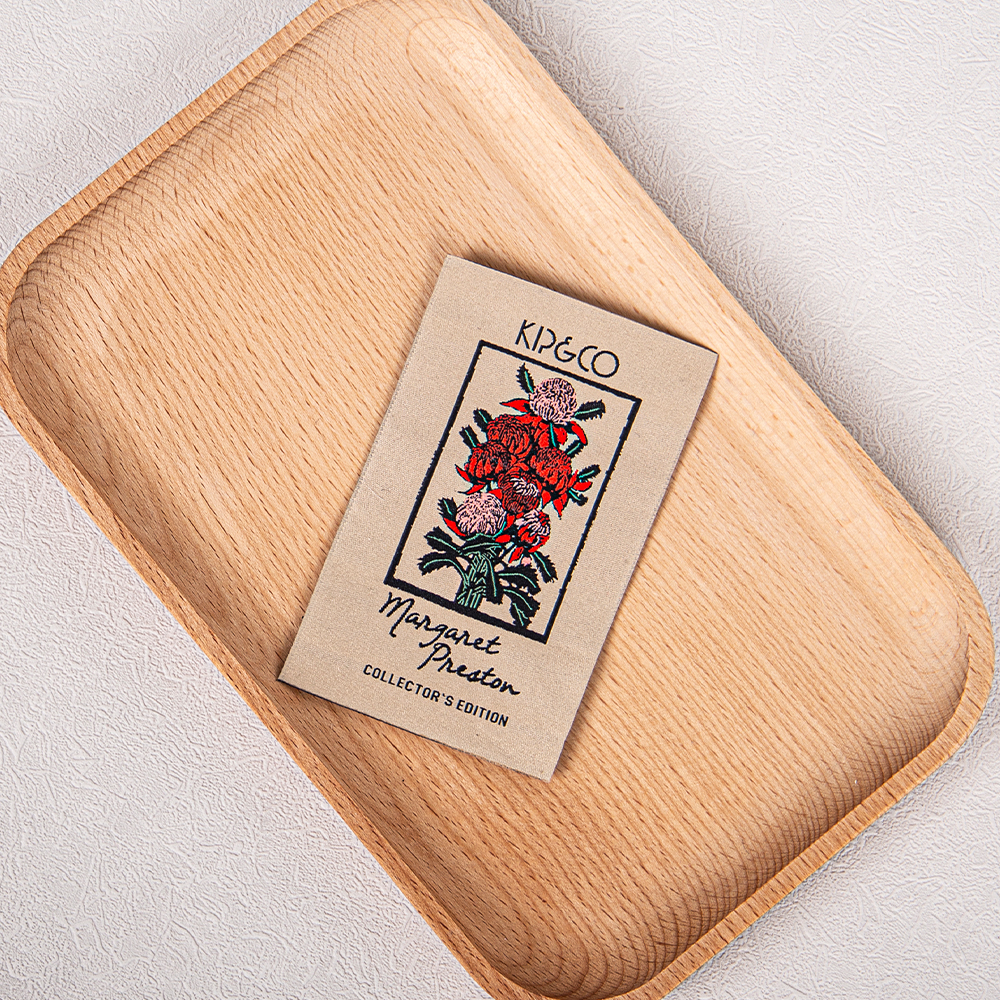 Exquisite woven labels to create exclusive brand identity