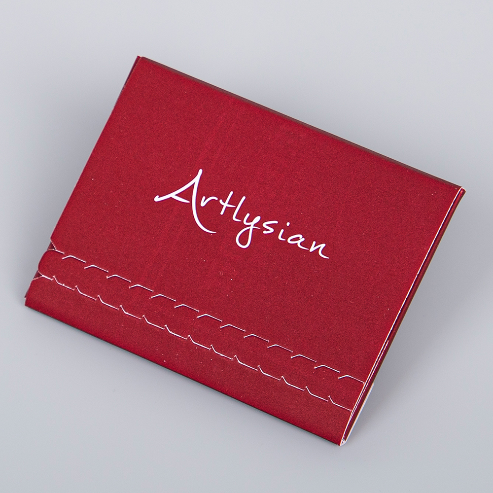  Red tear card box: perfect combination of elegance and practicality      
