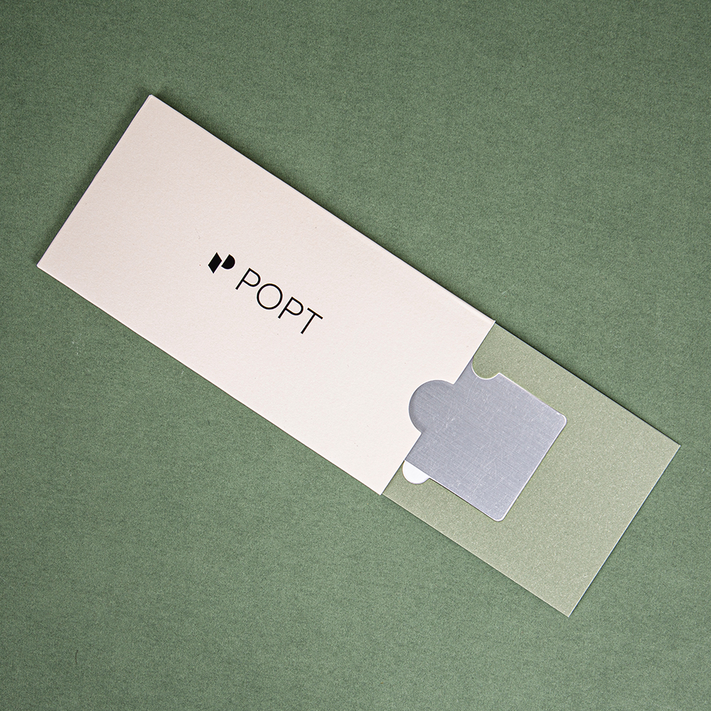 Main Title: Pull-Out Membership Card Holder｜Crafting a Sense of Ceremony Within Compact Dimensions