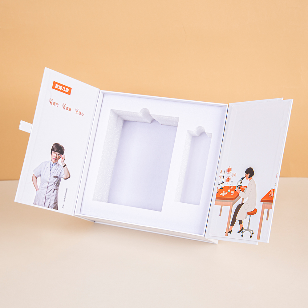 Simply unfold the box to reveal a professional gifting solution that is both functional and thoughtful.