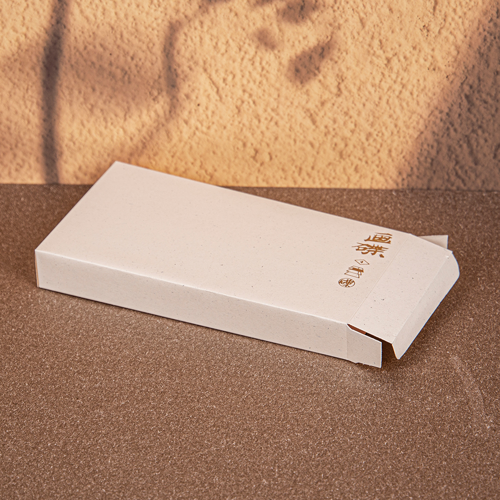 A Specialty Paper Double-Tongue Box: Embodiment of the Aesthetics of Minimalist Living