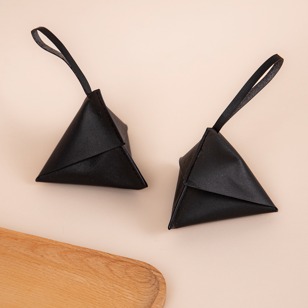 Triangular Leather Scented Pouch: Understated Elegance, Perfect for Diverse Business Settings